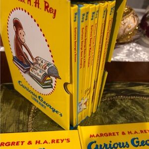 Curious George's Library Box Set